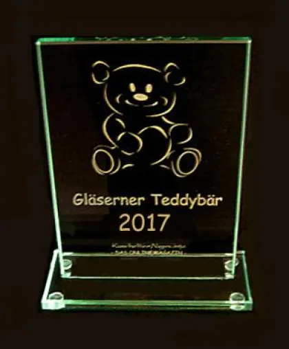 Teddy-Näher gesucht: Internet-Wettbewerb „Gläserner Teddybär“ 2017 Bild: Teddy-Näher gesucht: Internet-Wettbewerb „Gläserner Teddybär“ 2017