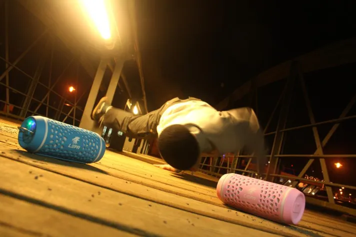 Durchbrich die Stille Bild: Durchbrich die Stille