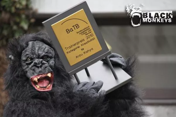 Trainerpreis 2010 für "JUMP" das Parkour Outdoortraining erhalten Bild: Trainerpreis 2010 für "JUMP" das Parkour Outdoortraining erhalten