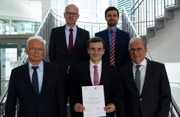 Bild: In allen Disziplinen erstklassig: VLK-Stipendium für MBA Health Care Management geht an Dr. Nils Schallner