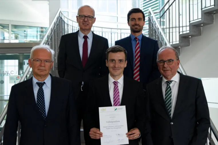 Bild: In allen Disziplinen erstklassig: VLK-Stipendium für MBA Health Care Management geht an Dr. Nils Schallner