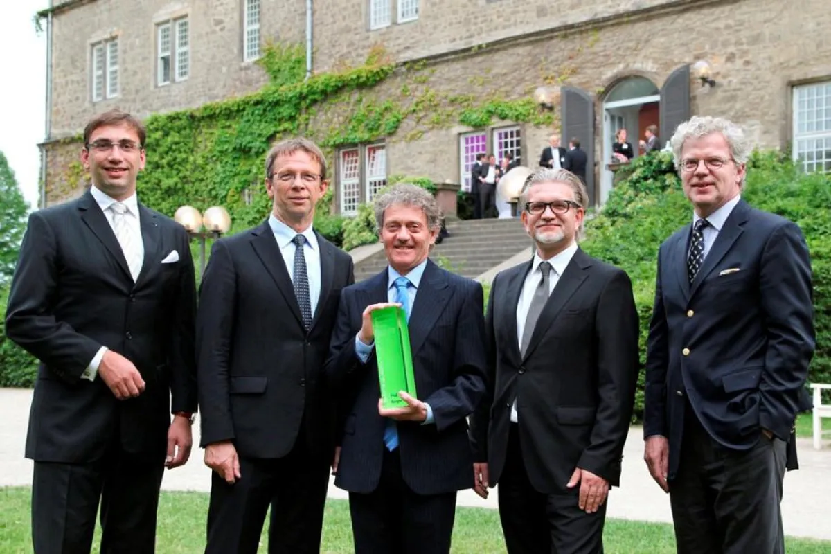AutoVision-Innovations-Award 2012 für Prof. Dr. Gabor Forgacs (Mitte)