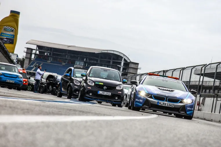 Bild: Elektro-Mobilität und historische Fahrzeuge beim e4 TESTIVAL