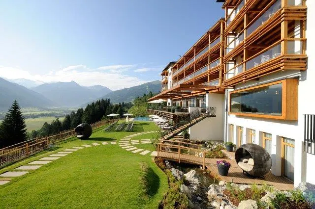 Bild: Hotel mit Weitblick
