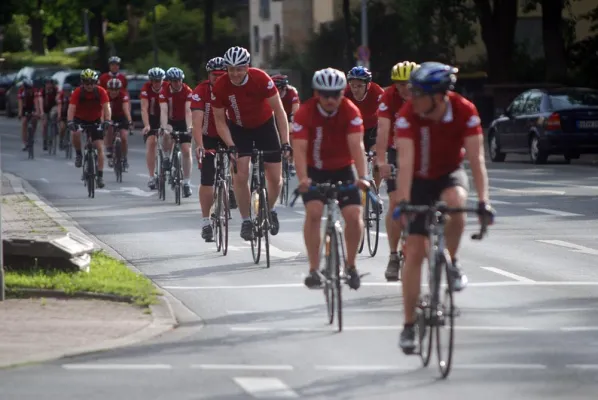 Bild: Sparkassen-Giro - „Team Bergmannsheil“ zeigt Flagge