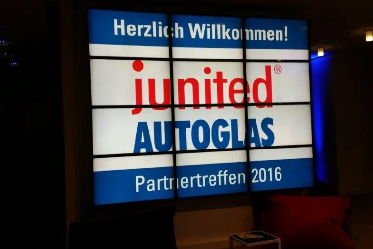Bild: junited: Starkes Wachstum und prächtige Stimmung!