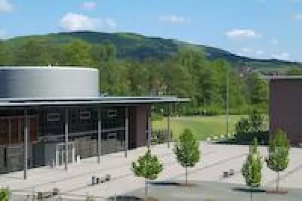 Bild: Vierter Jahrgang des berufsbegleitenden Masterstudiengangs „Angewandte Kunststofftechnik (M.Eng.)“ gestartet
