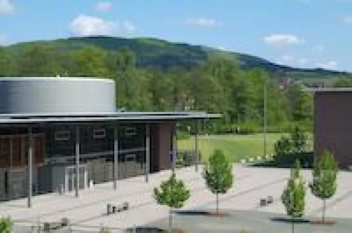 Vierter Jahrgang des berufsbegleitenden Masterstudiengangs „Angewandte Kunststofftechnik (M.Eng.)“ gestartet Bild: Vierter Jahrgang des berufsbegleitenden Masterstudiengangs „Angewandte Kunststofftechnik (M.Eng.)“ gestartet