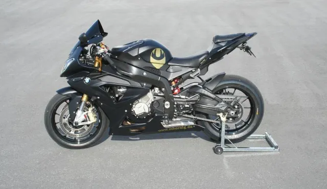 Bild: Hornig Umbau BMW S1000RR - Facelift in matt schwarz