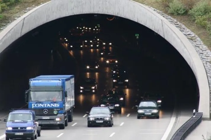 Bild: Jeder zweite ältere Pkw mit defektem Licht unterwegs