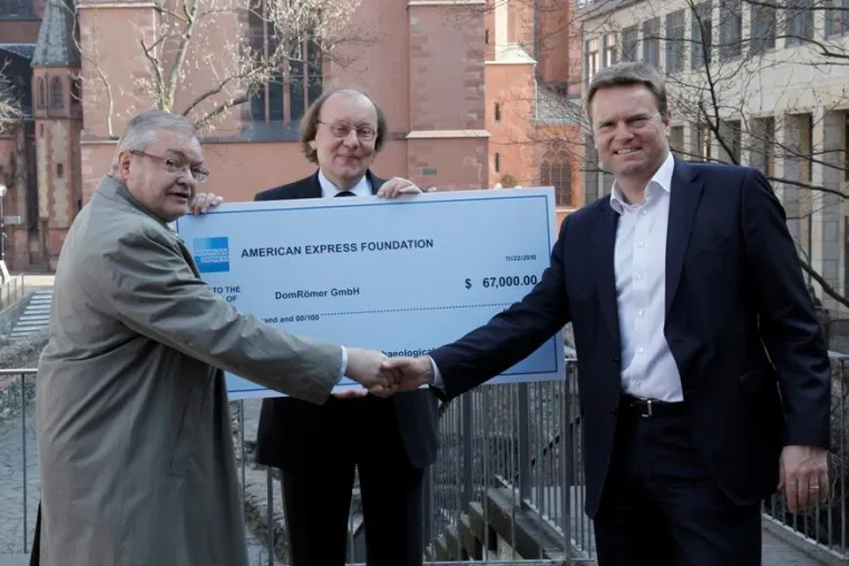 American Express unterstützt als erstes Unternehmen die Neugestaltung des Archäologischen Gartens in Frankfurt Bild: American Express unterstützt als erstes Unternehmen die Neugestaltung des Archäologischen Gartens in Frankfurt