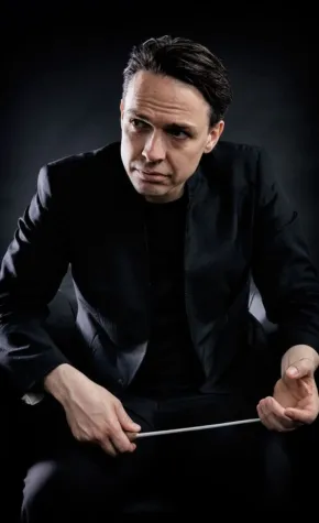 Evan-Alexis Christ: Der Dirigent, der Opern wieder modern macht Bild: Evan-Alexis Christ: Der Dirigent, der Opern wieder modern macht