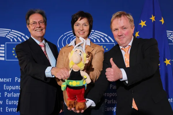 Leinen zieht Leine: Willkür-Hürde vorerst gescheitert Bild: Leinen zieht Leine: Willkür-Hürde vorerst gescheitert