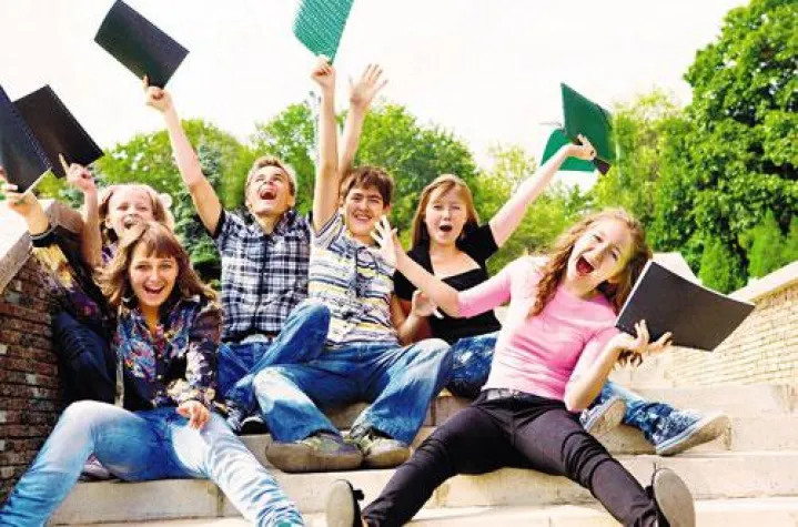 Bild: Bald gibt´s Zeugnisse – Letzte Chance, sich bei Sprachreisen zu verbessern