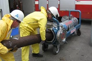 Bild: Noteinsatz für Krefelder Restgasverwertung / Gasflaschen sicher geborgen und verwertet