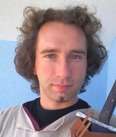 Bild: Moderne Schwertkunst trifft mittelalterliches Festspiel