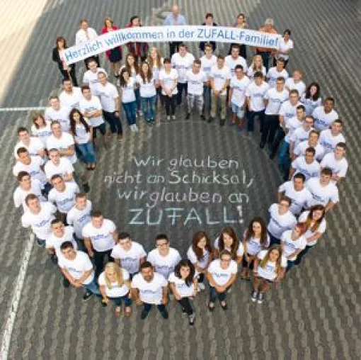 Ausbildungsstart 2014: Alle Azubis an Bord Bild: Ausbildungsstart 2014: Alle Azubis an Bord