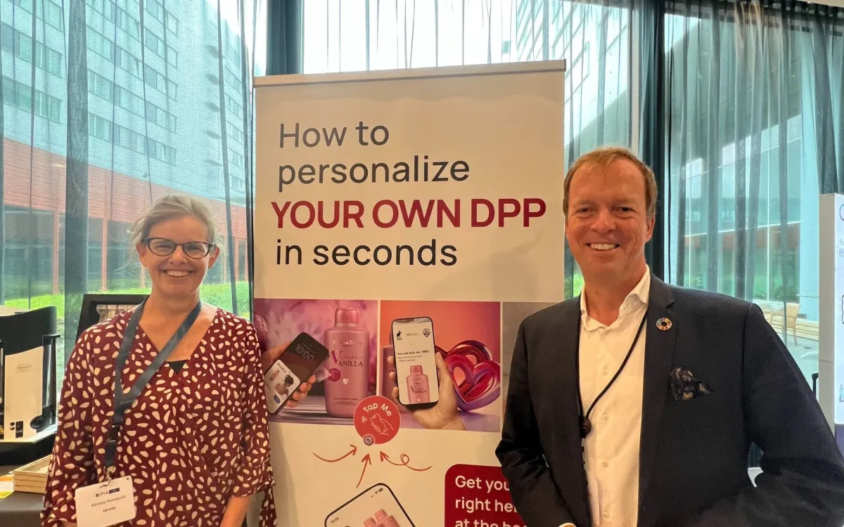 Kirsten Newquist, CEO Identiv, & Thomas Rödding, CEO Narravero, AIPIA & AWA Smart Packaging Congress (© Identiv)