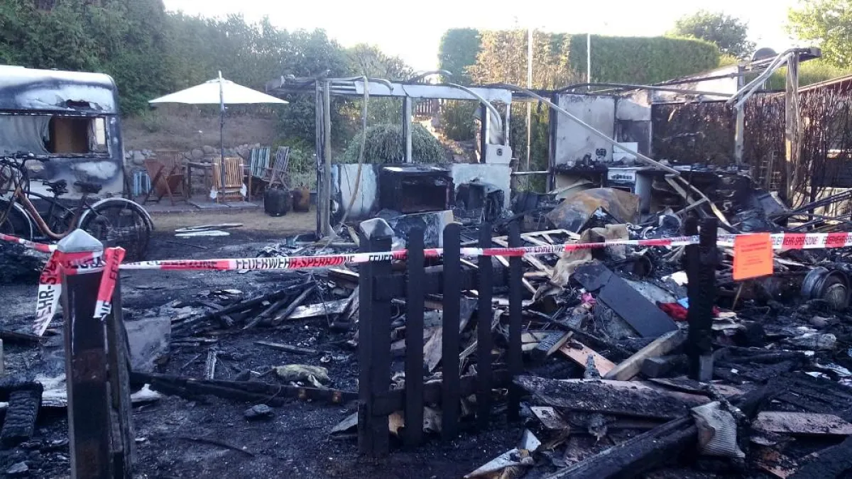 Totalschaden: Wohnwagen nach Brand