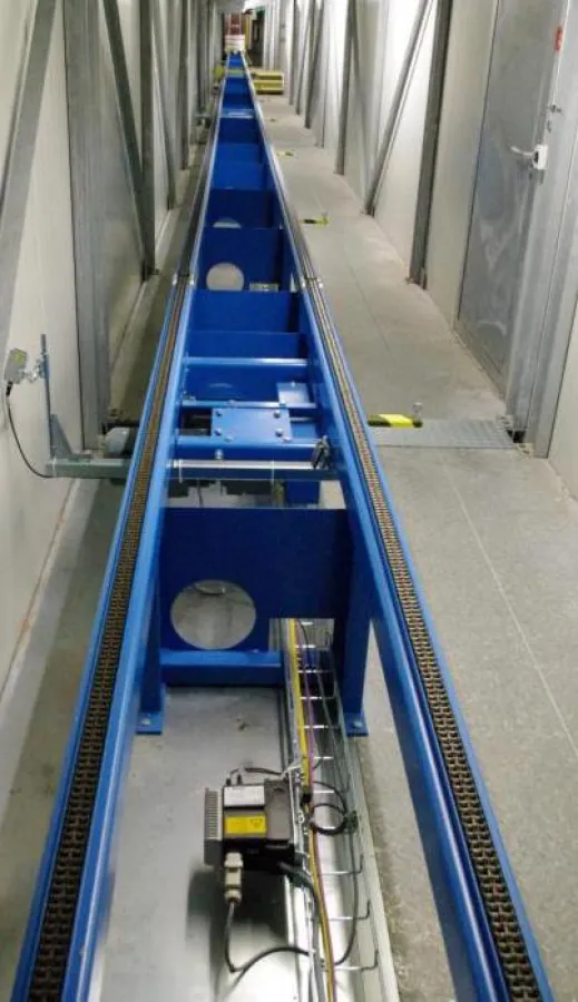 Fördereinheit mit installierten Motorstarter Field Power