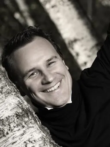 Bild: Guido Maria Kretschmer präsentiert neue Herbst-Winterkollektion 2011/2012