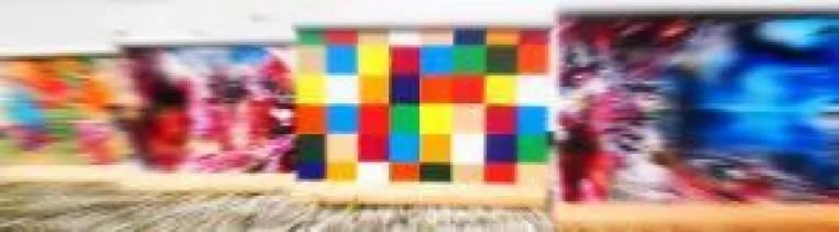Bild: Berliner Mauerkunst modern: WALLEY BERLIN baut Berliner Mauer nach