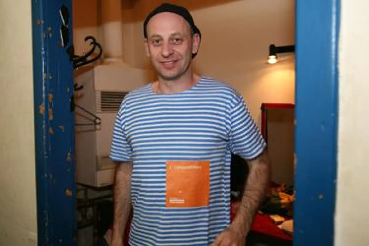 Alf Poier (Kabarettist) und sein Re(h)-Shirt / Re-Shirt Code: 200601003 / Foto: Lisi Gradnitzer