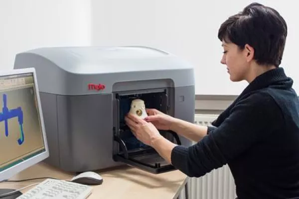 Bild: Neuer 3D-Drucker erweitert die Praxisausbildung der technischen Produktdesigner am BFW Leipzig