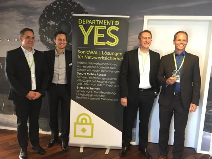 Dell SonicWALL verleiht Partner-Awards auf der Channel Roadshow „PEAK16“ Bild: Dell SonicWALL verleiht Partner-Awards auf der Channel Roadshow „PEAK16“