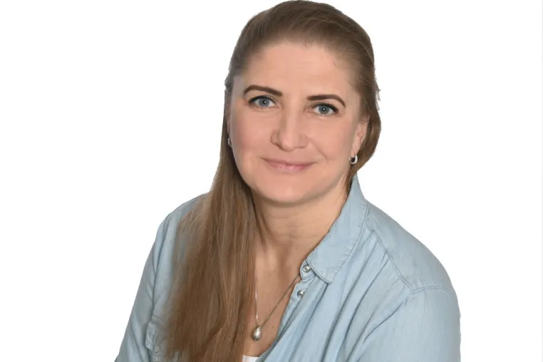 Bild: Eine weitere Lebenshelferin kümmert sich um Senioren in Berlin: Katja Wilken bietet Hilfe im Alltag