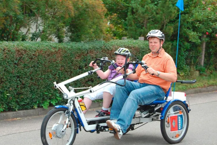 Bild: Elfjährige Leonie auf großer Radtour