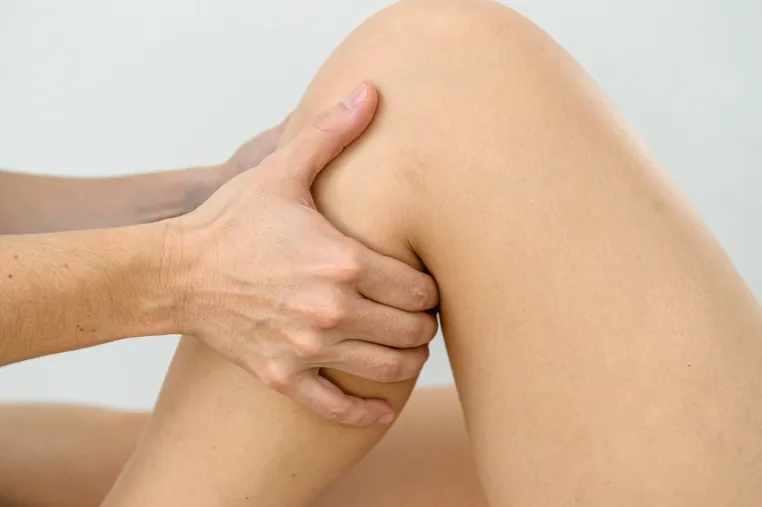 Bild: Osteopathie fürs Knie: Wenn Beweglichkeit ins Stocken gerät