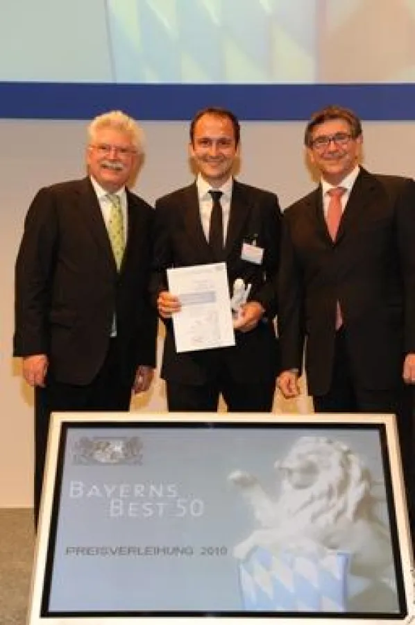 v.l. Minister Martin Zeil, Preisträger Matthias Ziegler, Juror Ralf Broschulat. Foto: SX Heuser