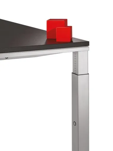 WINEA PRO – die neue Sachlichkeit im Büro: WINI Büromöbel stellt neues Tischsystem vor Bild: WINEA PRO – die neue Sachlichkeit im Büro: WINI Büromöbel stellt neues Tischsystem vor