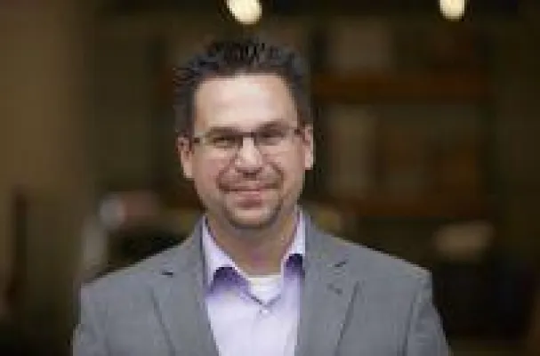 Bild: "Zu Neubau und Sanierung gehört immer auch ein modernisiertes Netzwerk"