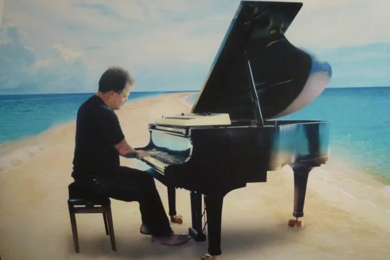 Bild: Uwe Gronau gewinnt zwei internationale Musik-Preise