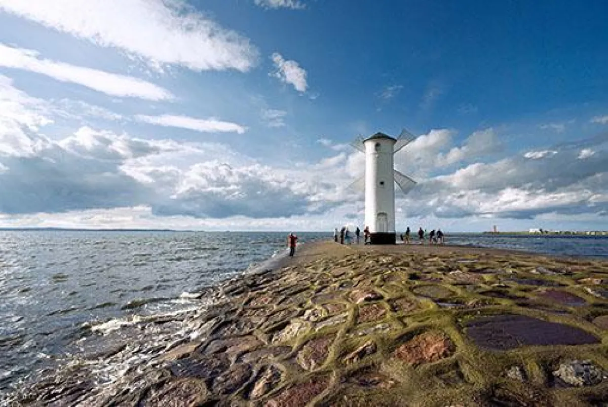 Die Mühlenbake ist ein Wahrzeichen von Swinemünde. Foto: POT