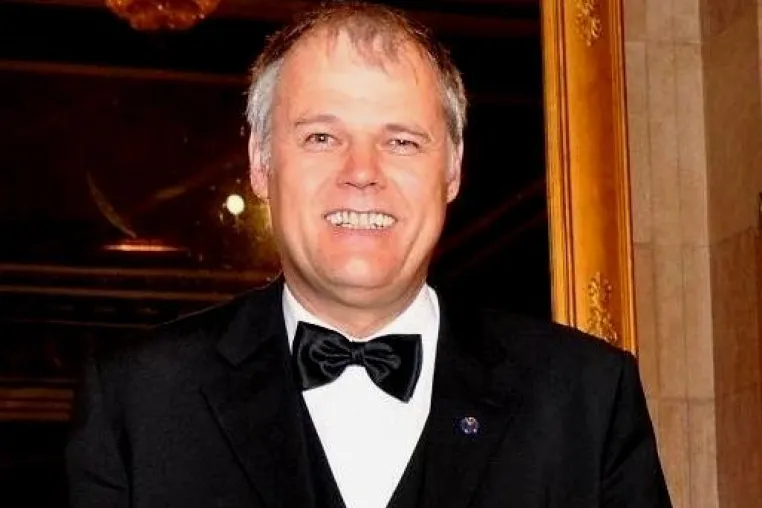 Dr. Walser Dental beim Preis der Wirtschaft für die Wirtschaft nominiert Bild: Dr. Walser Dental beim Preis der Wirtschaft für die Wirtschaft nominiert