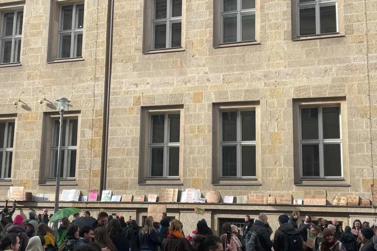 Bild: SFU Berlin warnt vor neuer Lücke in der Psychotherapie