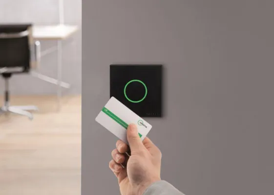 eLOCK eXpert - Das elektronische Schließsystem für mittlere und große Schließanlagen Bild: eLOCK eXpert - Das elektronische Schließsystem für mittlere und große Schließanlagen