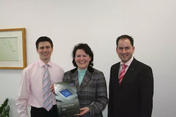 Bild: mycom baut Vertriebsnetzwerk mit ISD aus - Samsung-Verfügbarkeit erweitert