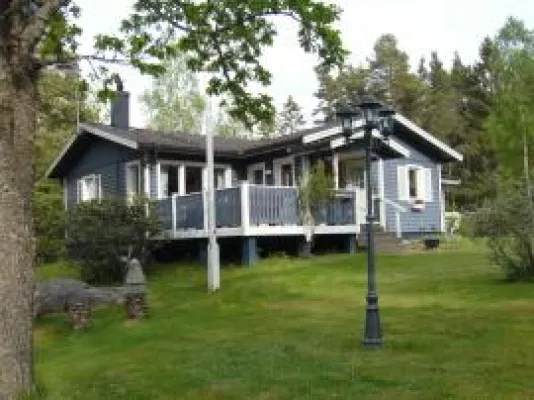 Bild: Institut50plus – Im Focus - »Svevilla Ferienhäuser in Schweden«