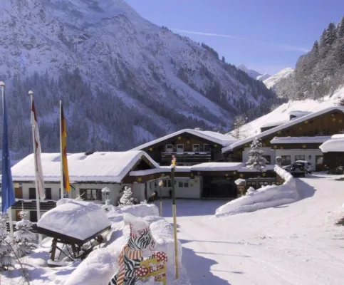 Bild: Kurz und gut: Start in den Winter  - Ski und Wellness im Hotel Rosenhof