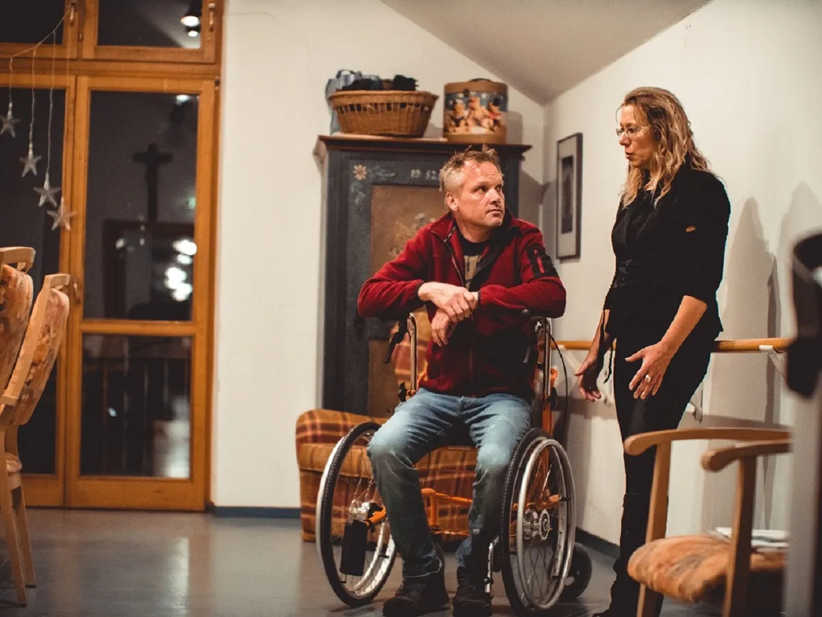 Pflegepersonal in Einrichtungen entlasten, Mobilität, Gehhilfe, Wheellator (© Tukimet OY )