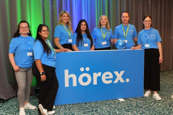 Hörex präsentiert neues Erscheinungsbild – und schärft Profil als starker Partner unabhängiger Hörakustiker Bild: Hörex präsentiert neues Erscheinungsbild – und schärft Profil als starker Partner unabhängiger Hörakustiker
