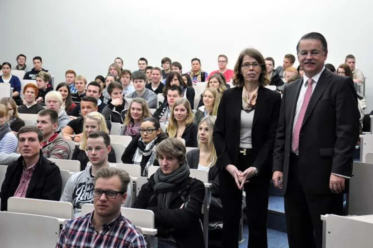 Begrüßten die Erstsemester in Kiel (v.l.n.r.): Berufsakademie-Direktorin Dr. Gisela Nissen-Baudewig