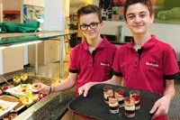 Bild: Boys‘ Day im Mercure Hotel Köln West - Direktor Bart Vaessen begeisterte Jungen für das Hotelfach