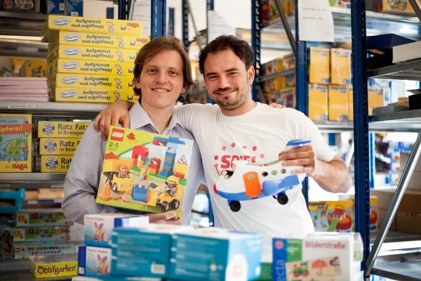 Meine Spielzeugkiste mit Rekordumsatz und loyalen Kunden durch VOX Show 'Höhle der Löwen' Bild: Meine Spielzeugkiste mit Rekordumsatz und loyalen Kunden durch VOX Show 'Höhle der Löwen'