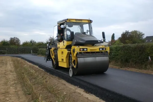 Bild: Ergonomy - BOMAG Schemelgelenkte Tandemwalzen: Neues Flaggschiff in der 10 t Klasse