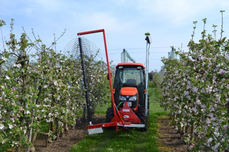 Bild: Agritechnica: Silber für neue Technologie zur Blütenausdünnung im Obstbau